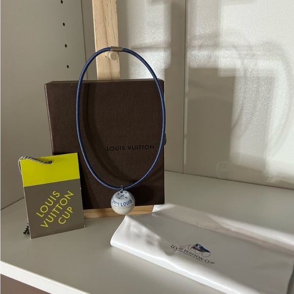 🔥🔥 LOUIS VUITTON 2000 compass cup necklace. All included! - Picture 4 of 7